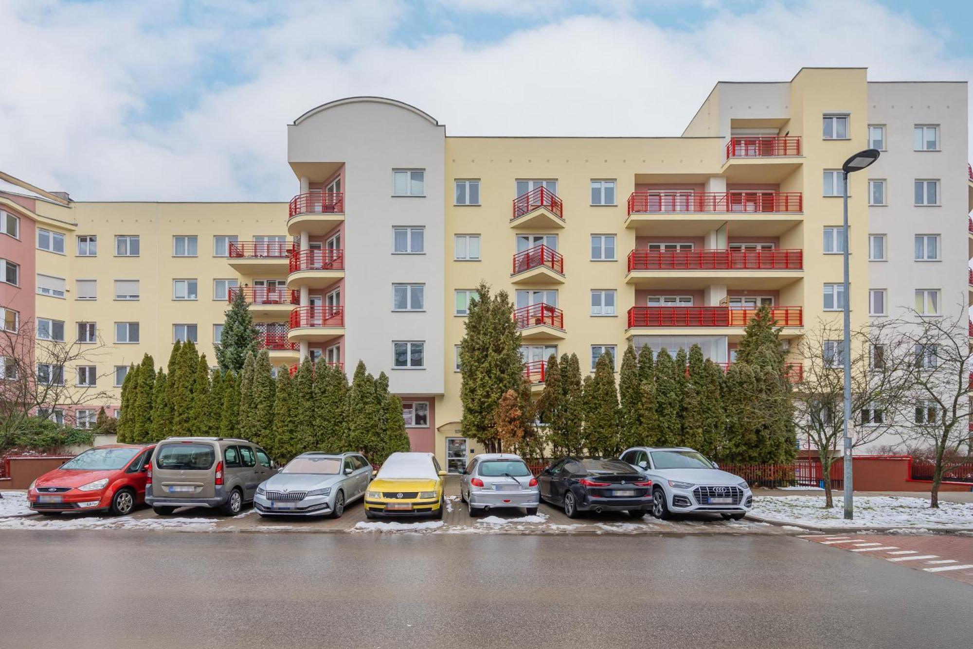 Stryjenskich Cozy With Balcony In Ursynow District By Renters Apartament